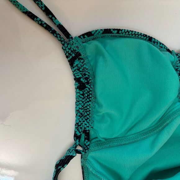 No Boundaries Green Snake Print Halter Swimsuit - Picture 4 of 7